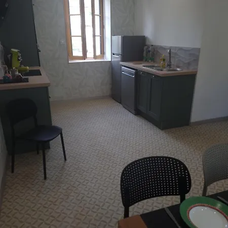Maison De Bourg, 7 Personnes Ferienhaus Baugé