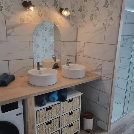 Maison De Bourg, 7 Personnes Baugé